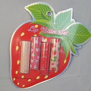 🛍️ Simple Pleasures Strawberry Lip Balm Set